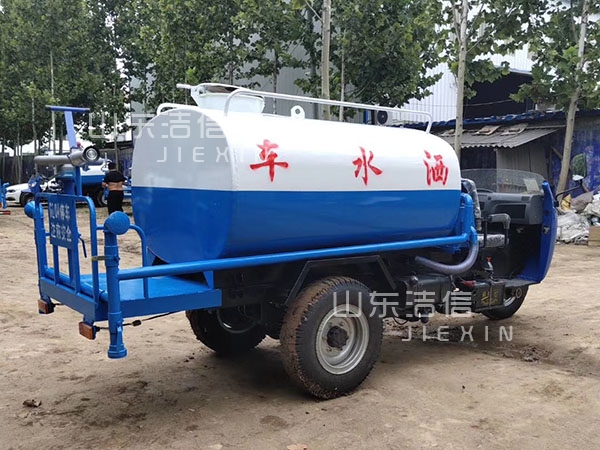 機(jī)動三輪灑水車罐體容積