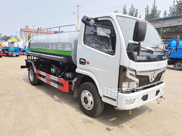 機(jī)動(dòng)四輪灑水車構(gòu)造說明