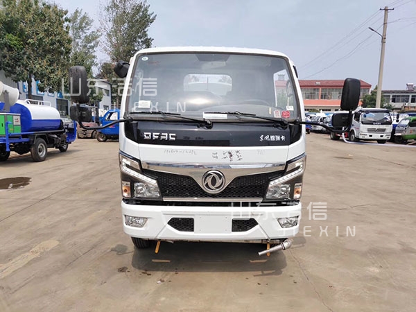 機(jī)動(dòng)四輪灑水車組成